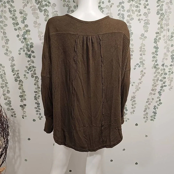 Free People LEO HENLEY TEE IN ARMY Sz S - Picture 7 of 11